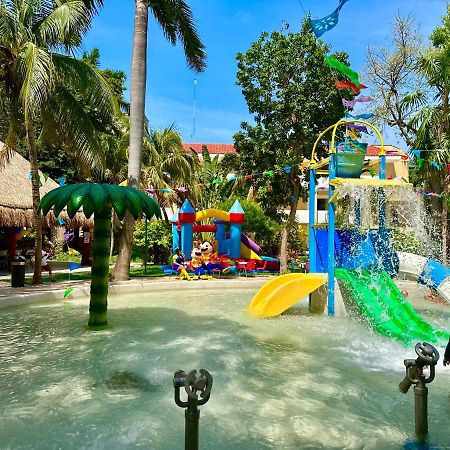 Hotel Plaza Caribe Канкун Екстериор снимка
