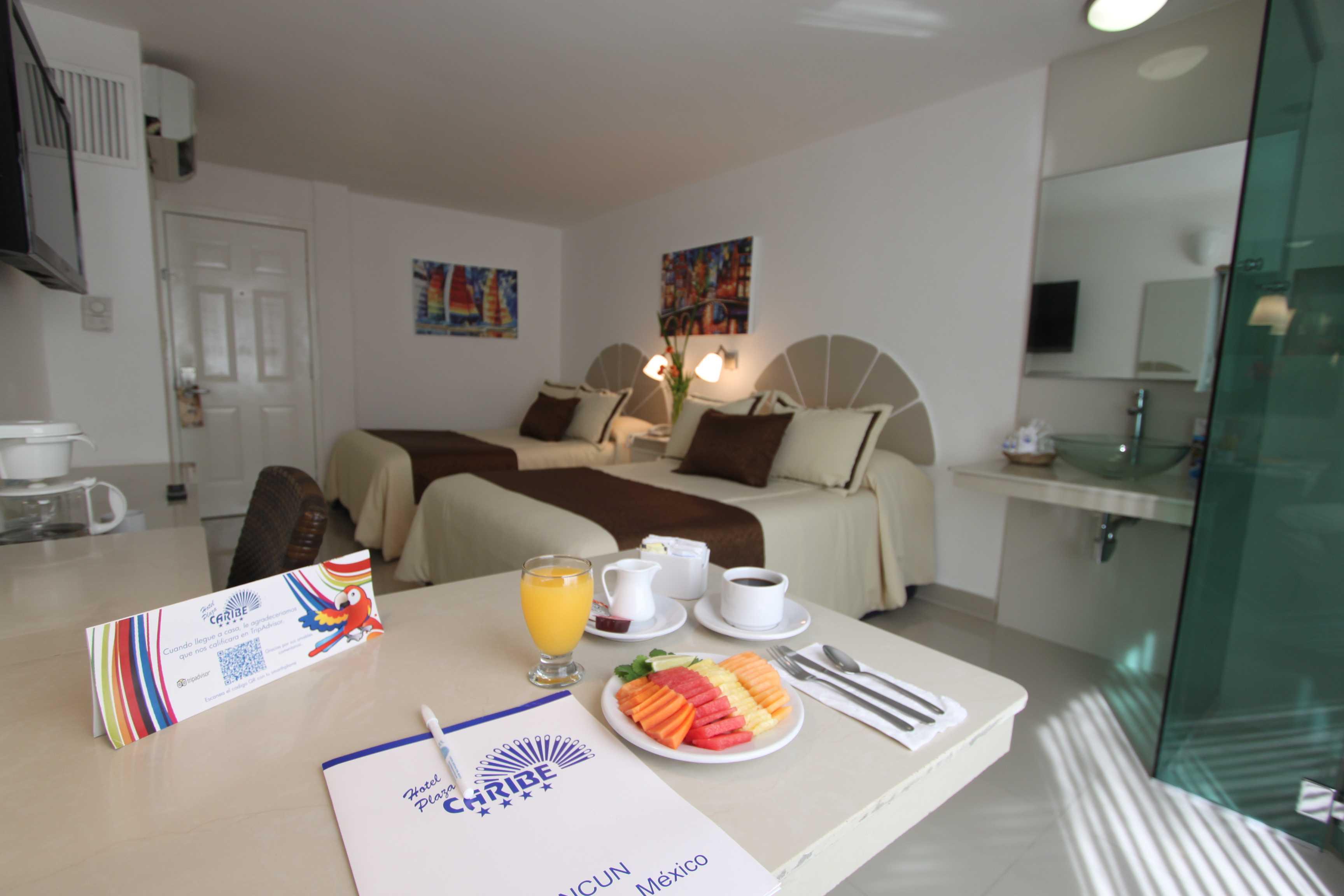 Hotel Plaza Caribe Канкун Екстериор снимка