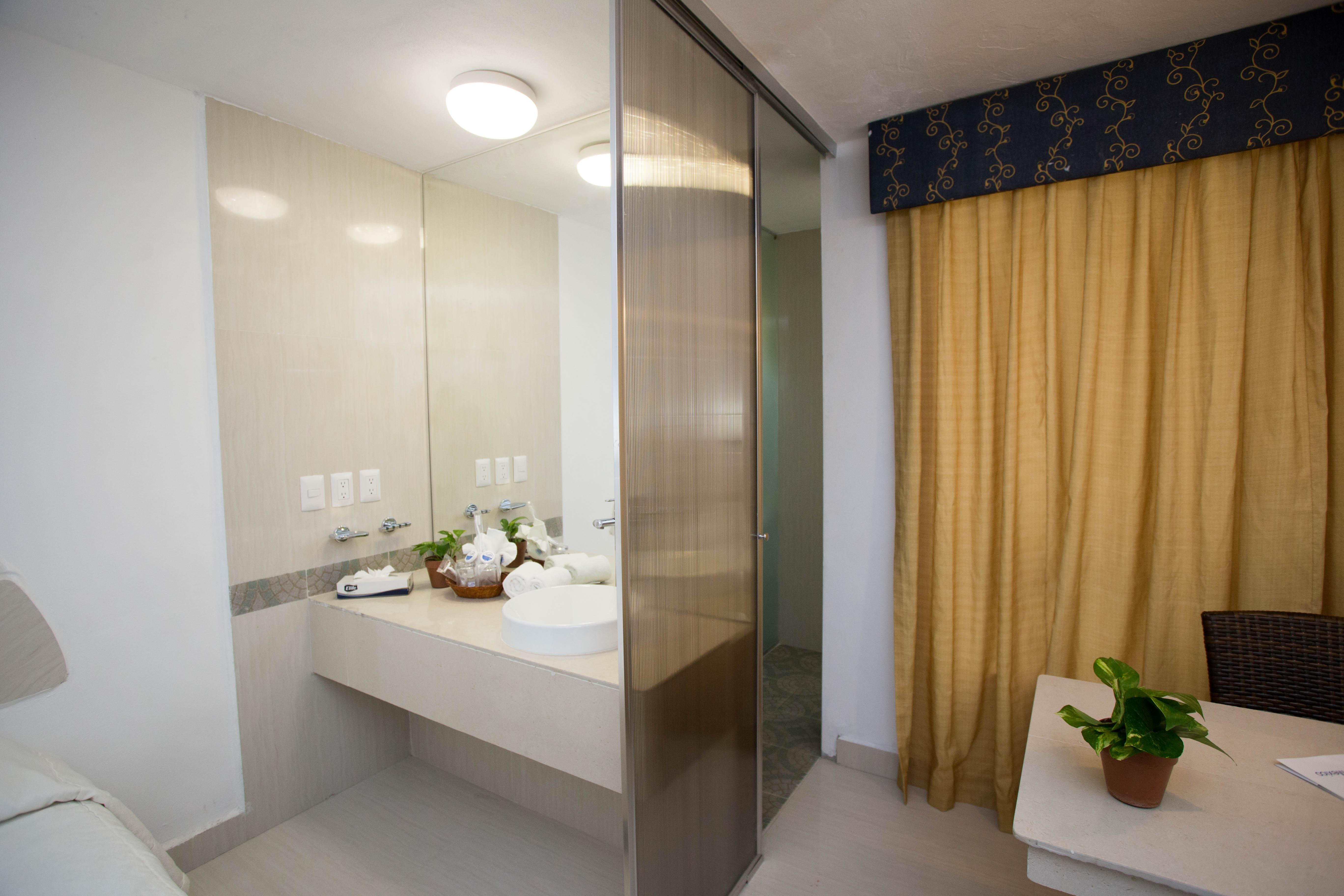 Hotel Plaza Caribe Канкун Екстериор снимка