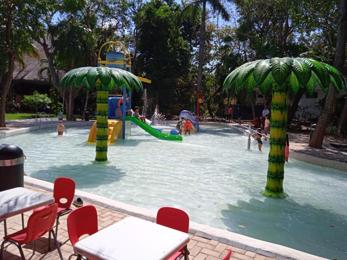 Hotel Plaza Caribe Канкун Екстериор снимка