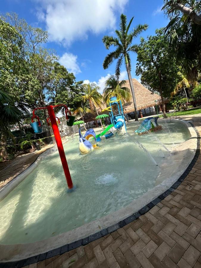 Hotel Plaza Caribe Канкун Екстериор снимка