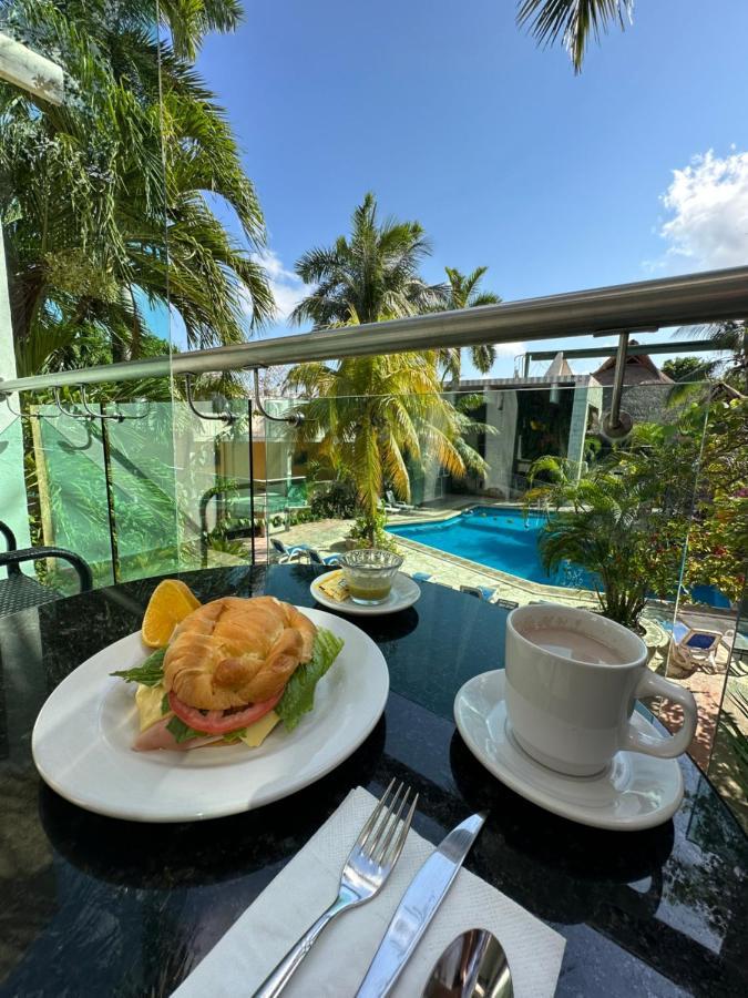 Hotel Plaza Caribe Канкун Екстериор снимка