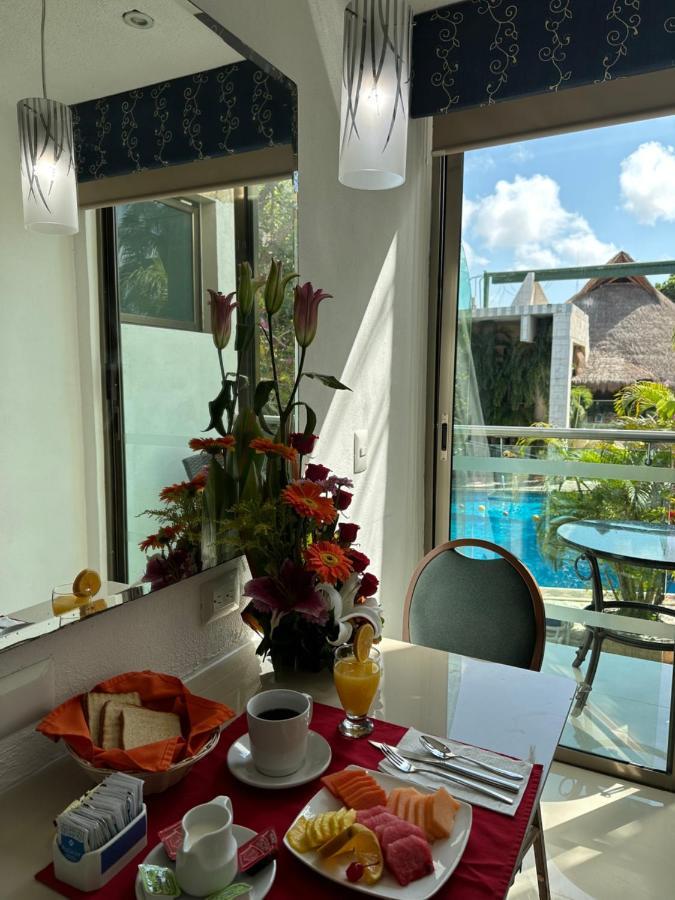 Hotel Plaza Caribe Канкун Екстериор снимка