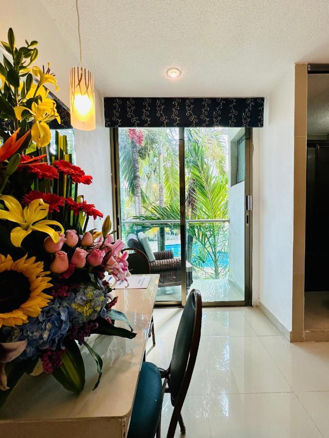 Hotel Plaza Caribe Канкун Екстериор снимка