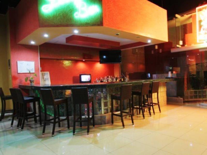 Hotel Plaza Caribe Канкун Екстериор снимка