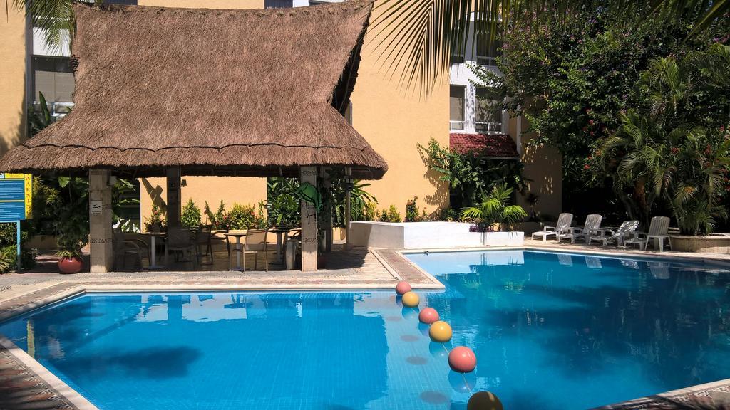 Hotel Plaza Caribe Канкун Екстериор снимка