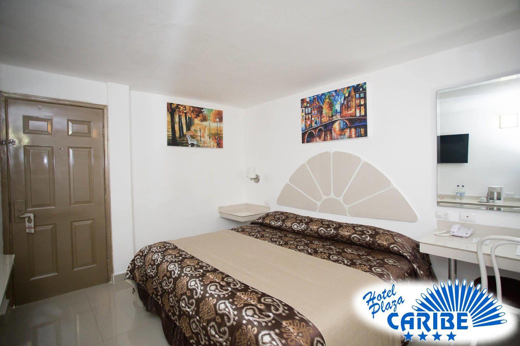 Hotel Plaza Caribe Канкун Екстериор снимка